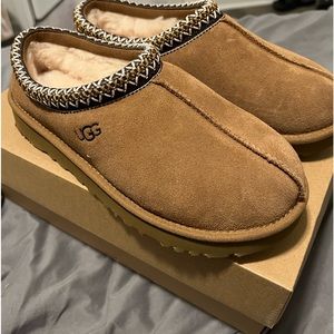 Chestnut tasman Uggs sz 9